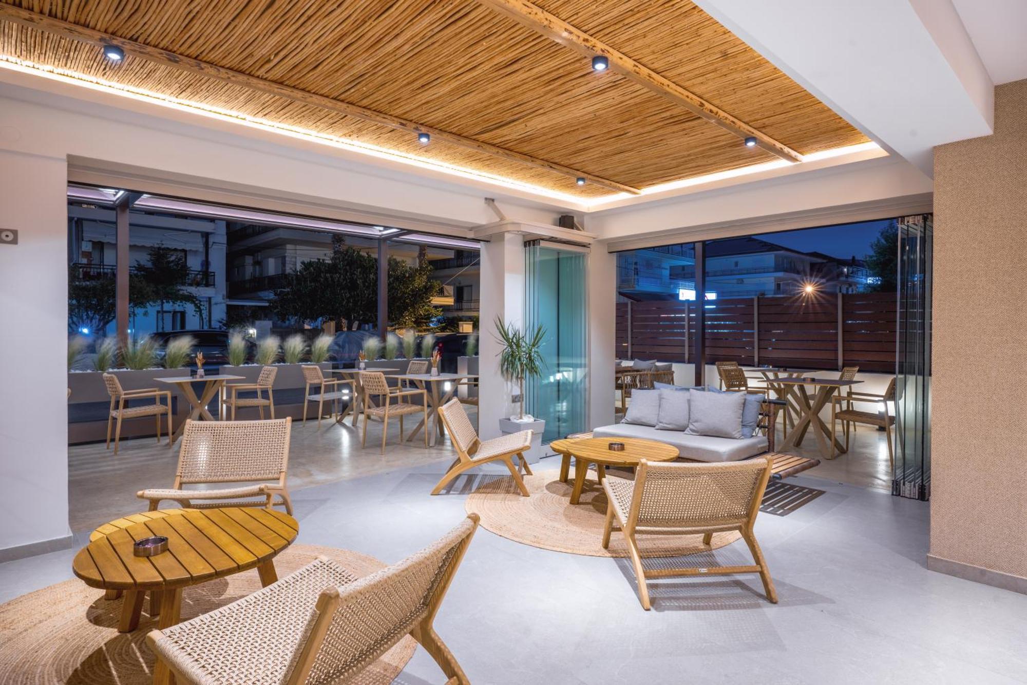 Aparthotel Pantheon Sea View Neoi Poroi Exterior foto